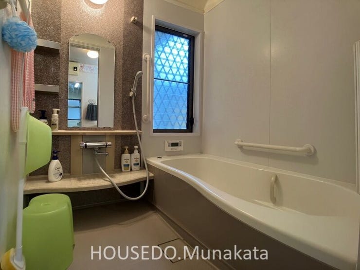 浴室内には手すりを数か所設置しており
永く住める工夫がされています。