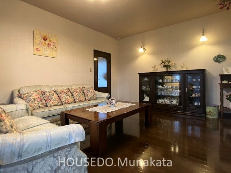 大きなソファを置いても、まだまだゆとりがあるリビング。
お子様やペットが走り回れる広々とした空間。