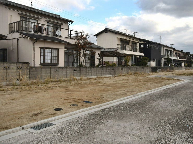 外観を南西側より撮影