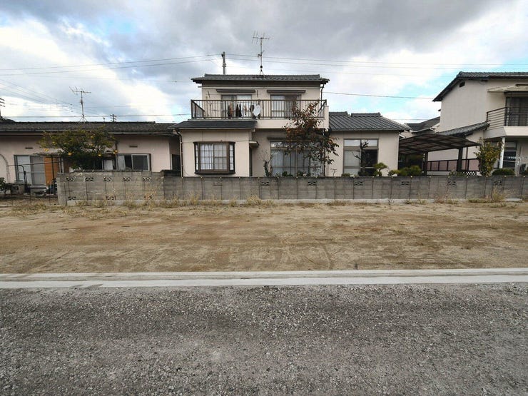 外観を南側より撮影