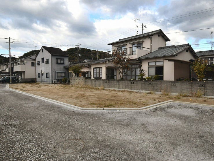 外観を南東側より撮影