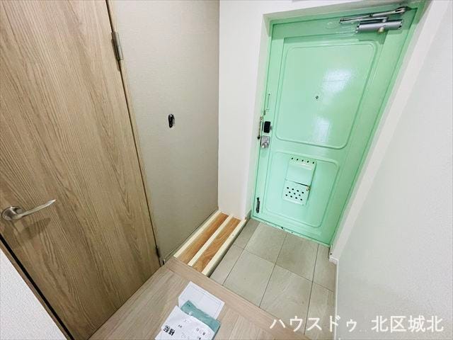 玄関すぐのところにトイレがあるので、お出かけ前にサッとお手洗いを済ませられます。