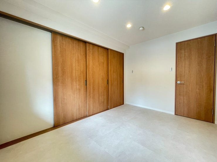 リビング横6帖洋室