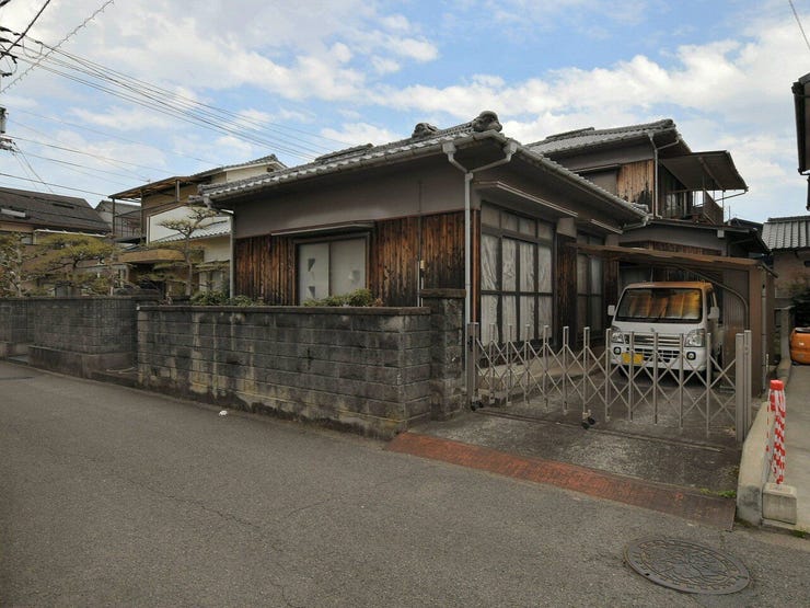 【外観】
外観を南西側より撮影