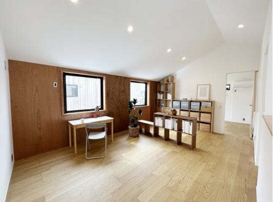 ※家具は展示物になります