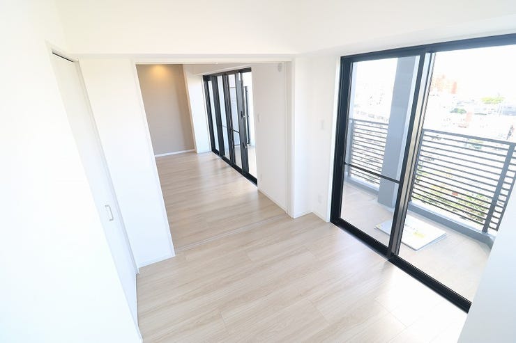 (4.5帖)2面採光で明るさたっぷり!新築ならではの清潔感あふれる洋室