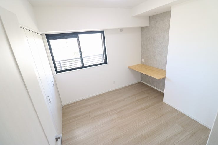 (5.2帖)くつろぎも、収納も、ワークスペースにも。多彩に使える洋室