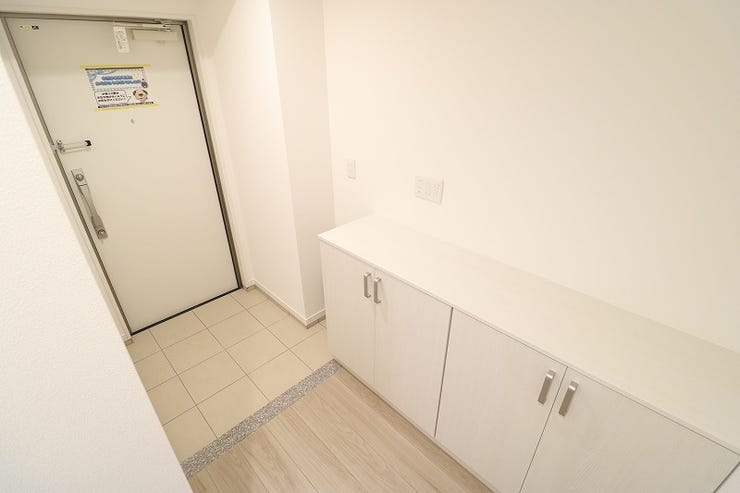 玄関収納がありオシャレなインテリアも飾れます♪