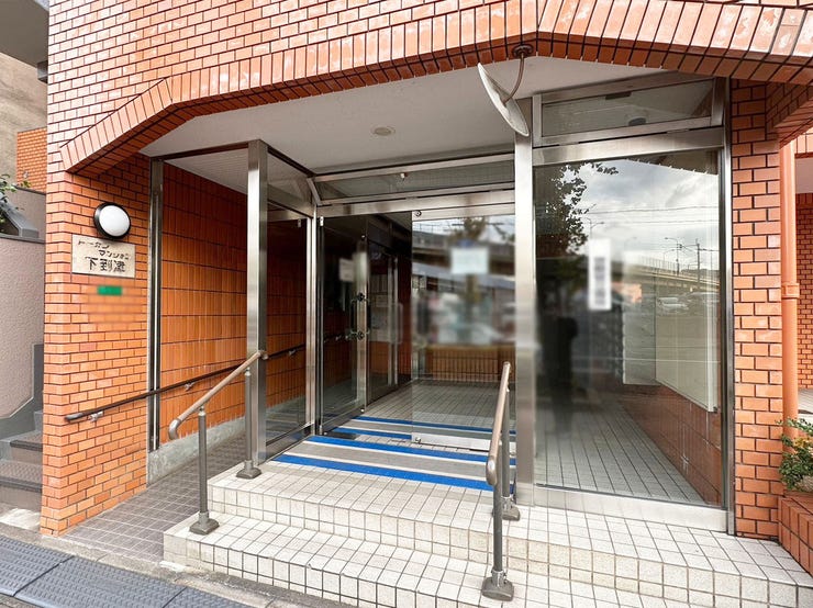 ◆◆エントランス◆◆広いエントランスに手摺りがありますので、お子様にもお年寄りにも安心設計♪