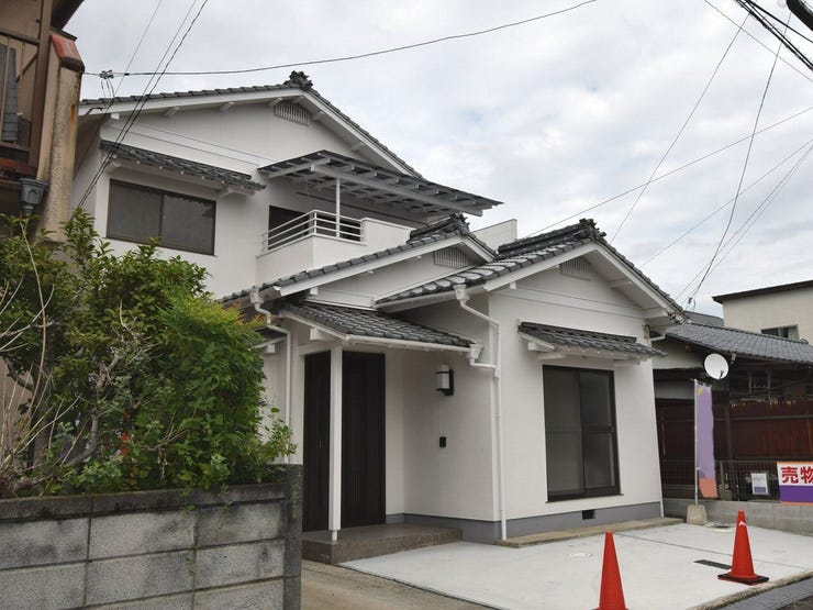 外観を南西側より撮影