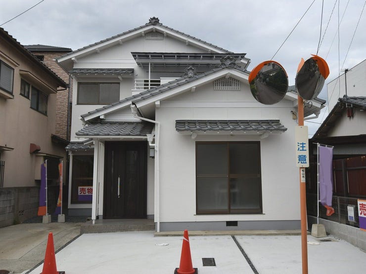 外観を南側より撮影