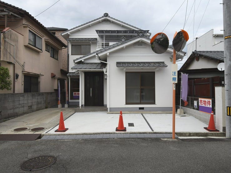 外観を南側より撮影