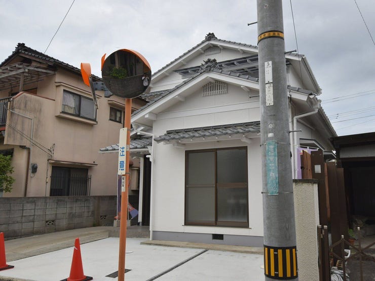 外観を南東側より撮影