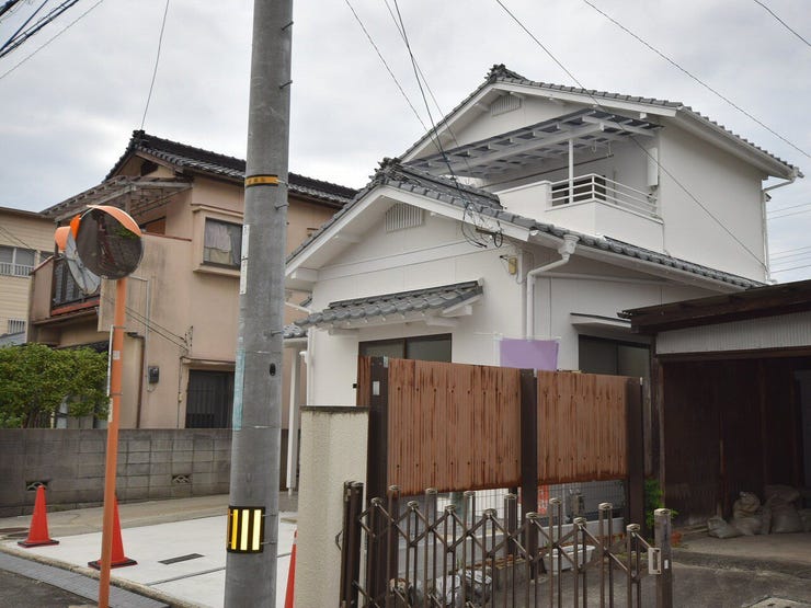 外観を南東側より撮影