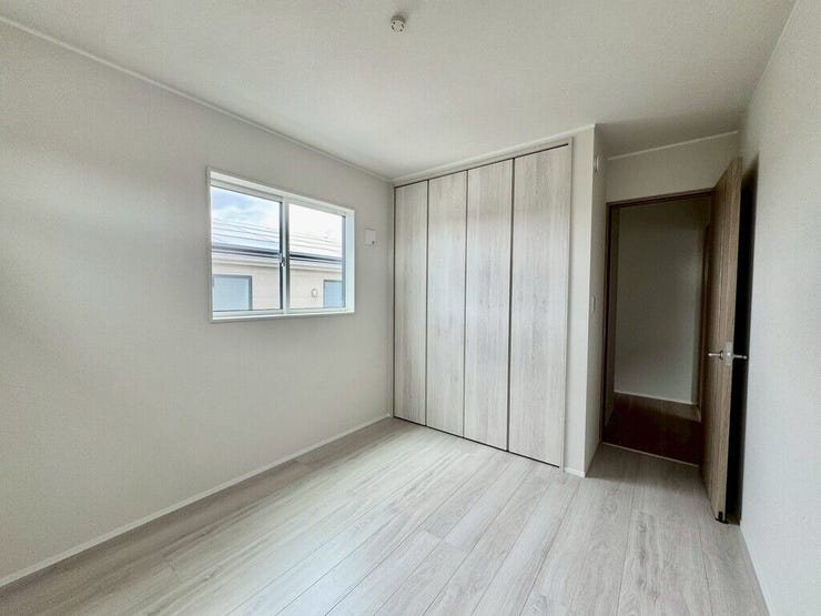 【Bedroom】主寝室や子ども部屋、在宅ワークにも使える洋室。暮らしに合わせて自由にレイアウトできます。