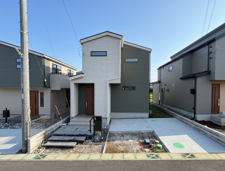 【Exterior】落ち着きのあるシンプルな外観で、長く愛せる住まいに仕上がっています。