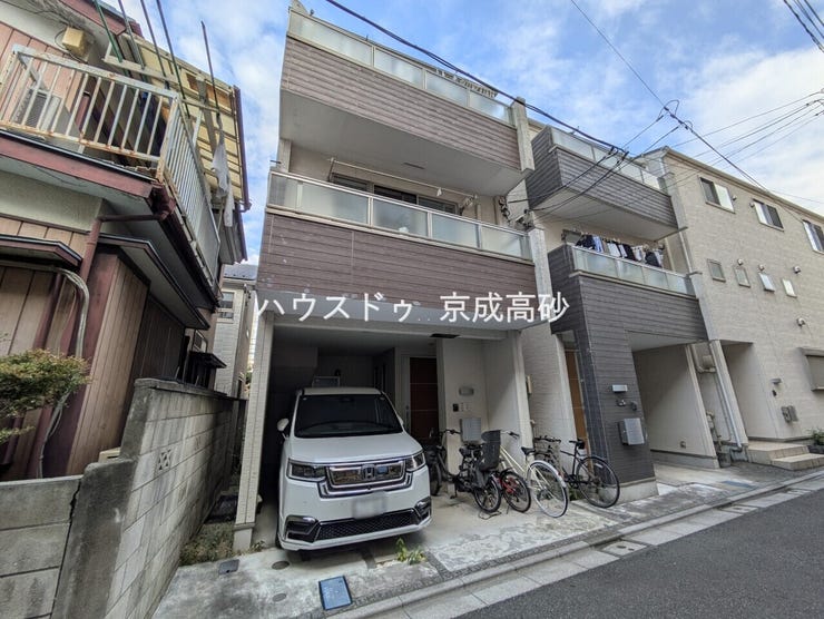 物件の陽当りや通風・仕様設備やお部屋の大きさの比較、近隣・周辺環境や街並みなど、資料には掲載していない情報が現地にはたくさんあります。 是非一度、ご内見ください。