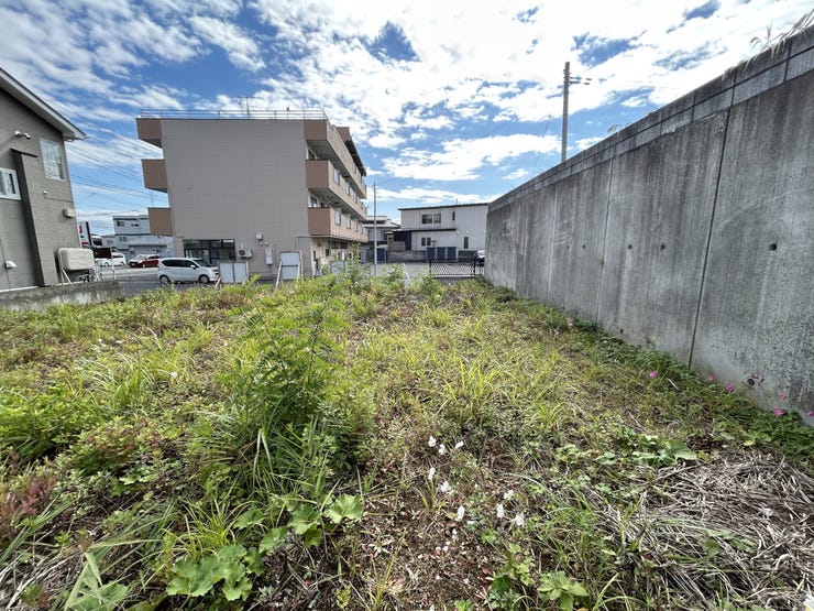 現地(2025年10月)撮影
◎建築条件付き◎
詳細は、ハウスドゥ  八戸市庁前へお気軽にお問い合わせください♪