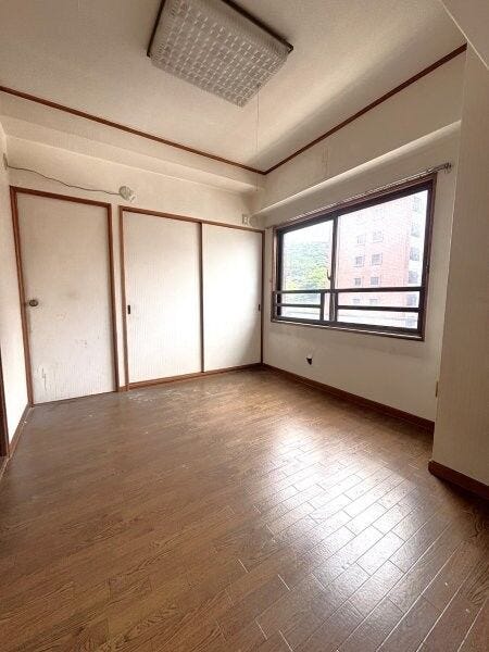 シンプルな洋室です。住む方によってアレンジを楽しめますね。