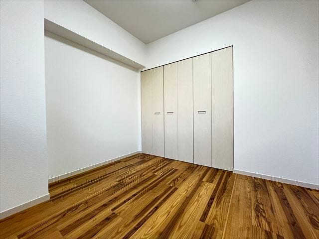 明るく、収納スペースも完備された洋室は、子供部屋としても、寝室としてもお使い頂けます