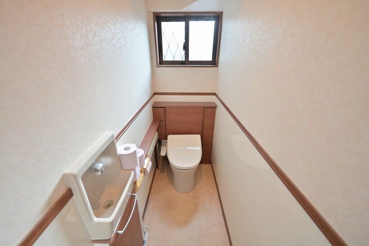1階トイレ、トイレは2階にもあります。