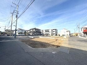 草加市新里町