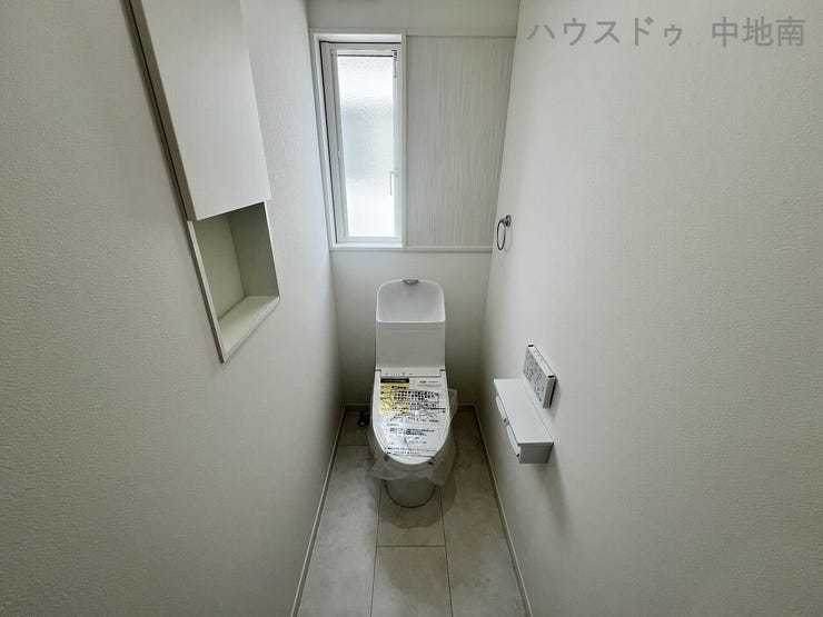 温水洗浄便座付きトイレ♪