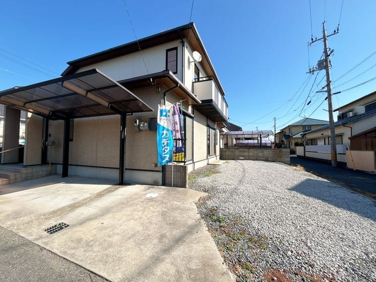 角地で開放的な立地です。