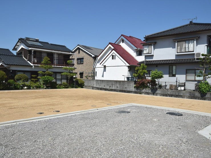 外観を南西側より撮影