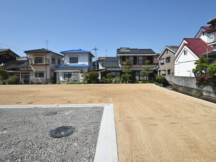 外観を南側より撮影