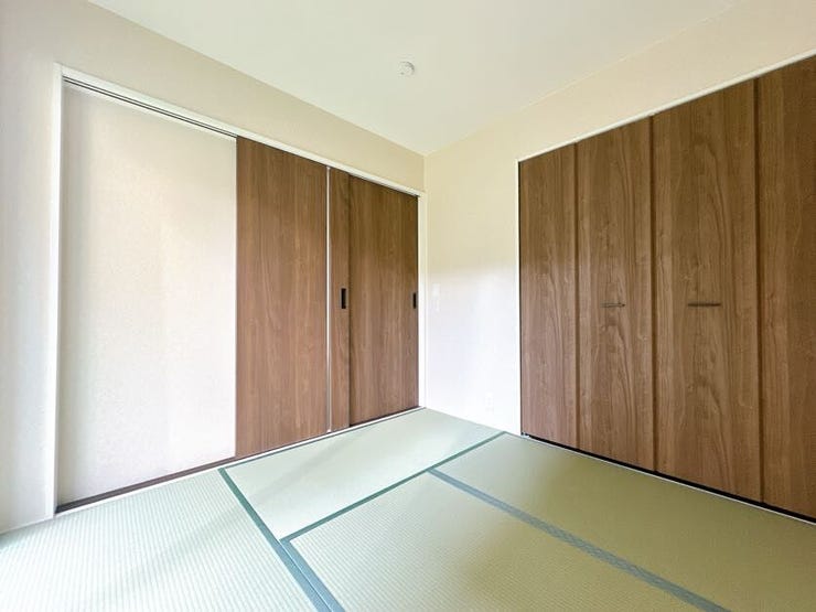 和室にも収納スペースがあり、お部屋がすっきり片付きます。