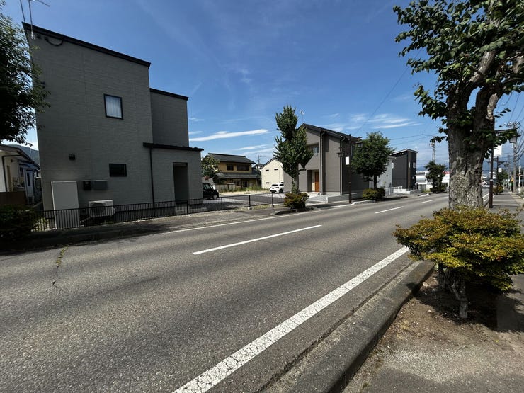 前面道路(東から西)