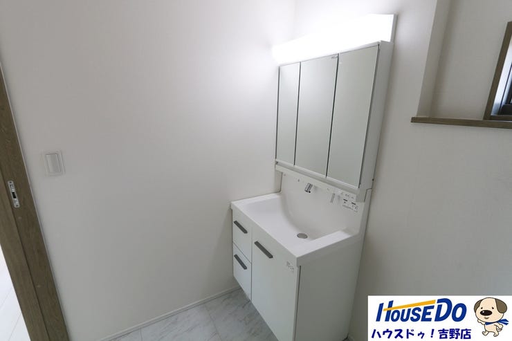 朝のスタートを快適にしてくれる、スッキリとしたデザイン。使いやすさも考えられています。