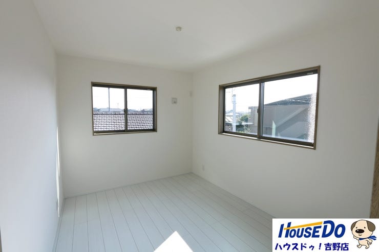 2階洋室6帖、全居室収納あり。お部屋をスッキリ片付けられます。