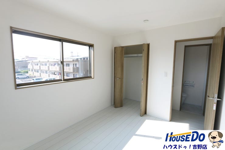 2階洋室6帖、全居室収納あり。お部屋をスッキリ片付けられます。