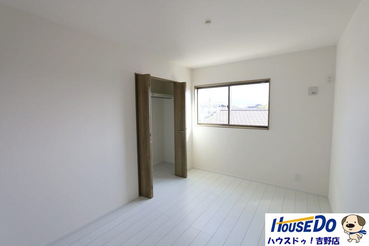 2階洋室6帖、全居室収納あり。お部屋をスッキリ片付けられます。