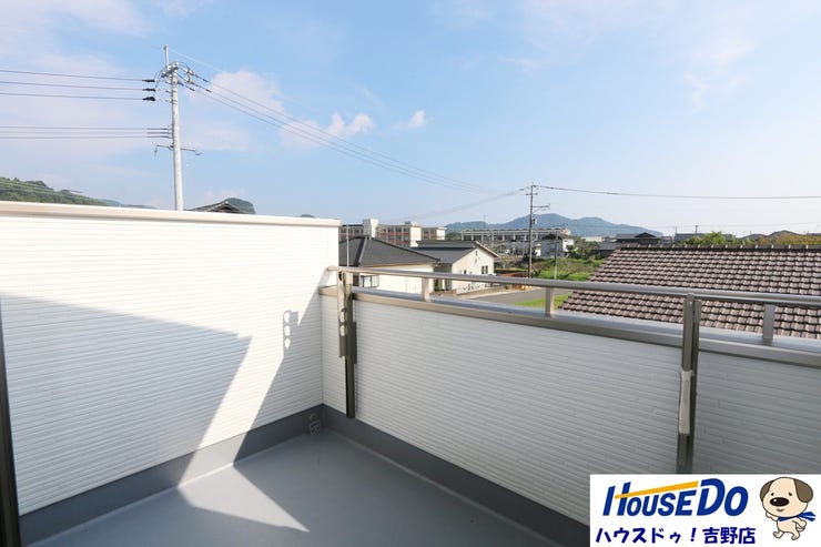 2階洋室9帖のバルコニー。