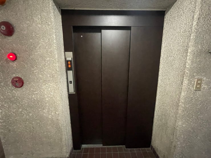 エレベーター完備です。