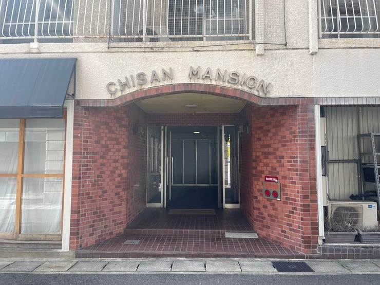 1階には飲食店などもあります。