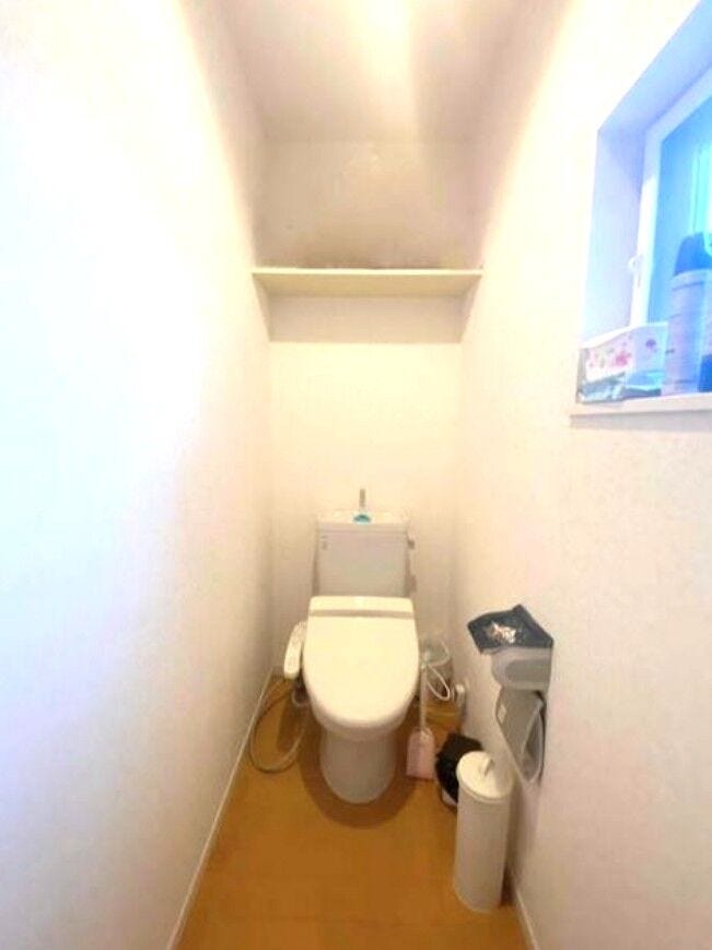 1階と2階にトイレがございます。