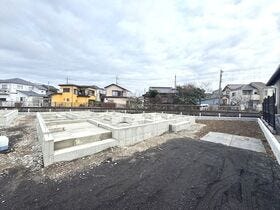 草加市八幡町