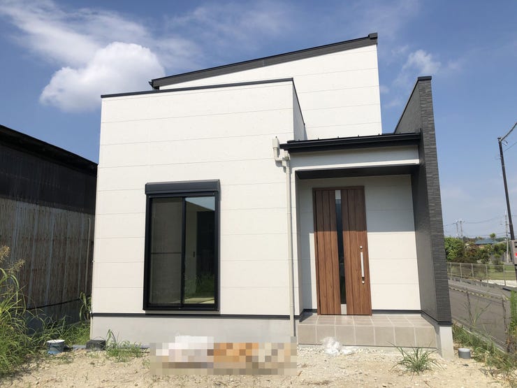 【外観】
【ハウスドゥ施工物件】近鉄箸尾駅まで徒歩4分!橿原・田原本、大阪方面へも通勤可能な立地です。室内完成しておりますので是非ご内覧ください!
