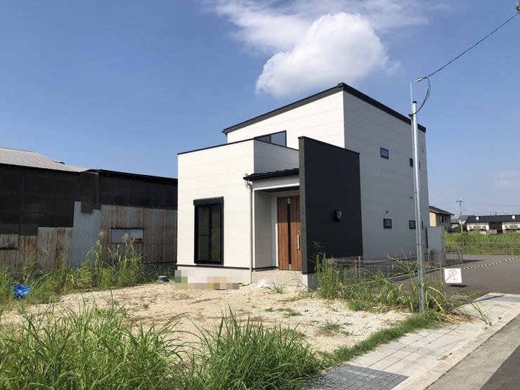 60.8坪の広々とした敷地!並列3台分の駐車スペースを整備いたします