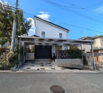 【外観】
「あやめ池駅」より徒歩約10分の立地◎