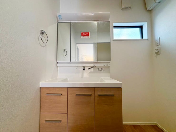 毎日の支度が快適にできる、機能性と心地よさを兼ね備えた空間です。