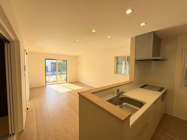 家族の団らんにぴったりの、あたたかなリビングです。