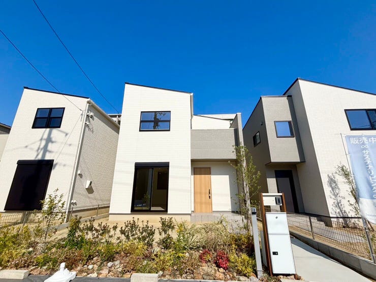 【外観】
近鉄名古屋線「新正」駅まで徒歩約10分、JR関西本線「四日市」駅まで徒歩約13分の立地になります。