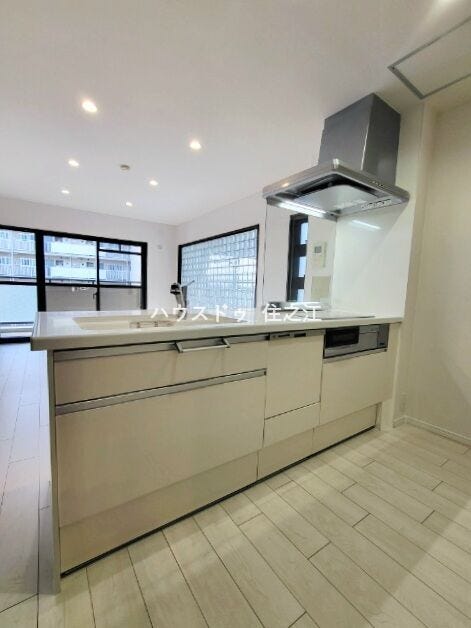 IHコンロのキッチンです。お子様にも安心ですよ♪