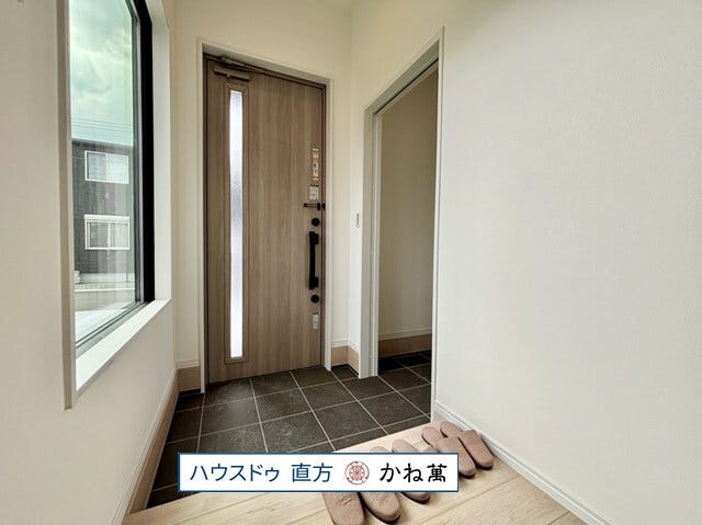 玄関にはシューズクローゼットがあります