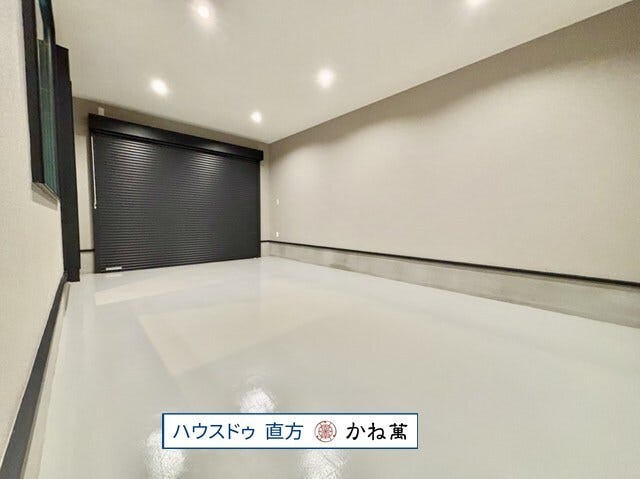 雨の日も安心のビルトインガレージ
「ガレージから室内へ直接アクセスできるので、雨の日や荷物が多い日でもラクに出入りできます。」